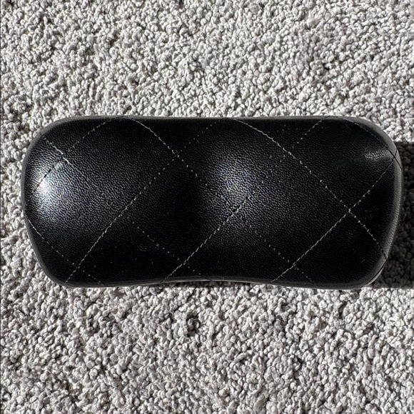 CHANEL Quilted Sunglass Case & Cleaning Cloth Black - Picture 3 of 15